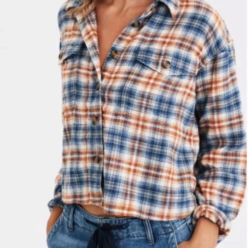 American Eagle AE Oversized Crop Plaid Flannel Button Down